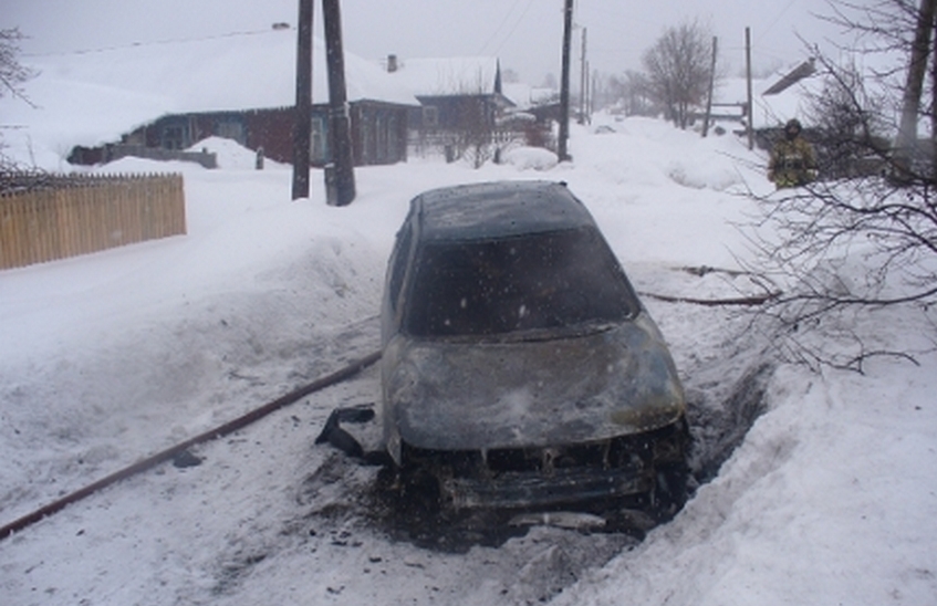 Два человека сгорели в автомобиле в Шахунье