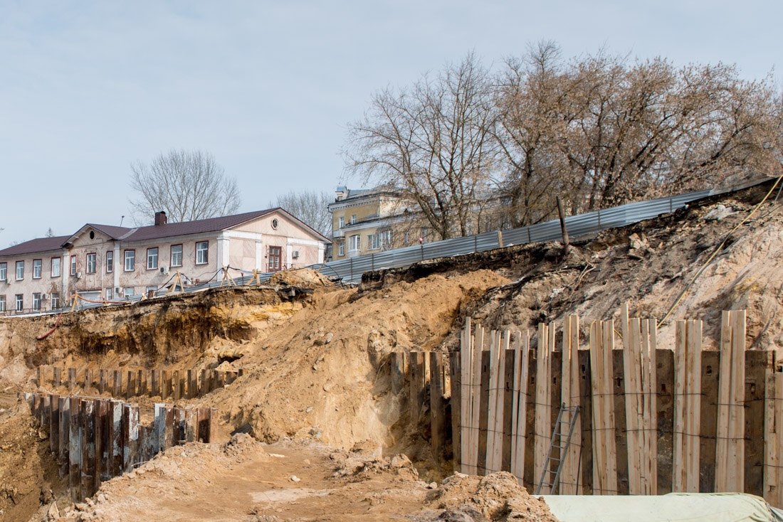 Весна на склоне Октябрьского проспекта