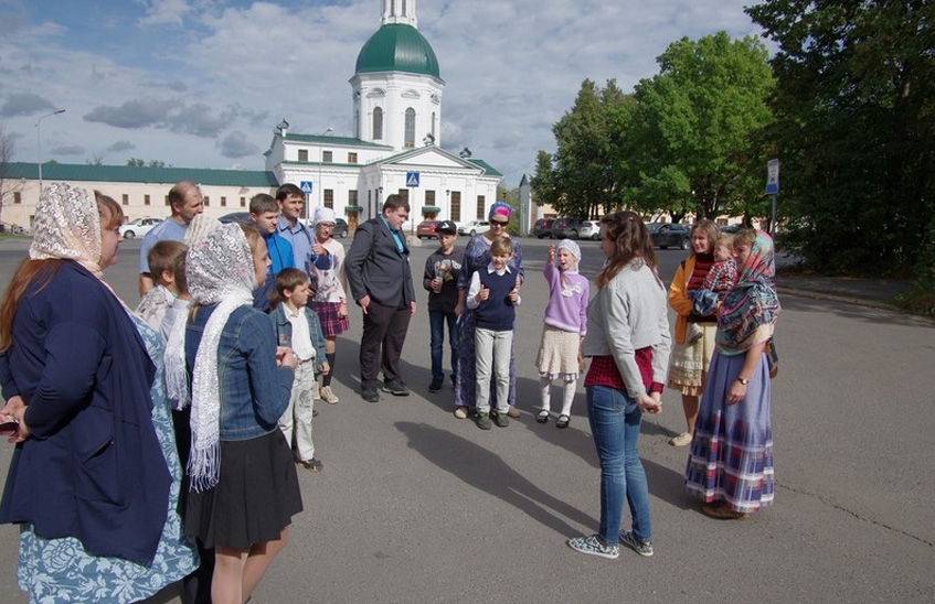 С экскурсий начался учебный год в воскресной школе прихода храма Всех Святых