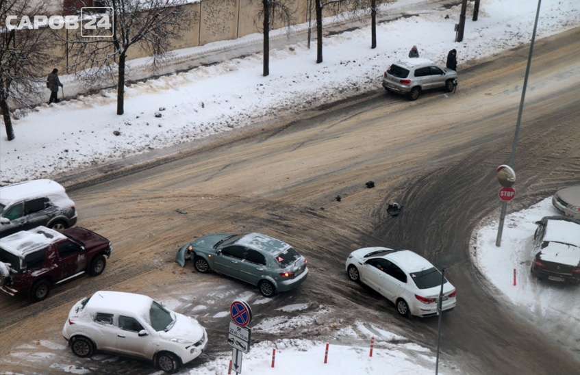 Два автомобиля столкнулись на улице Силкина