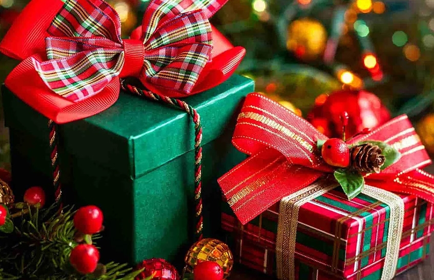 Родителей приглашают за новогодними подарками для детей