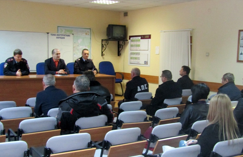Саровские полицейские встретились с городскими перевозчиками пассажиров