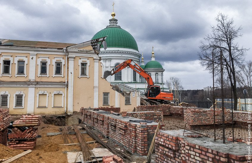 Снос здания Церковной лавки