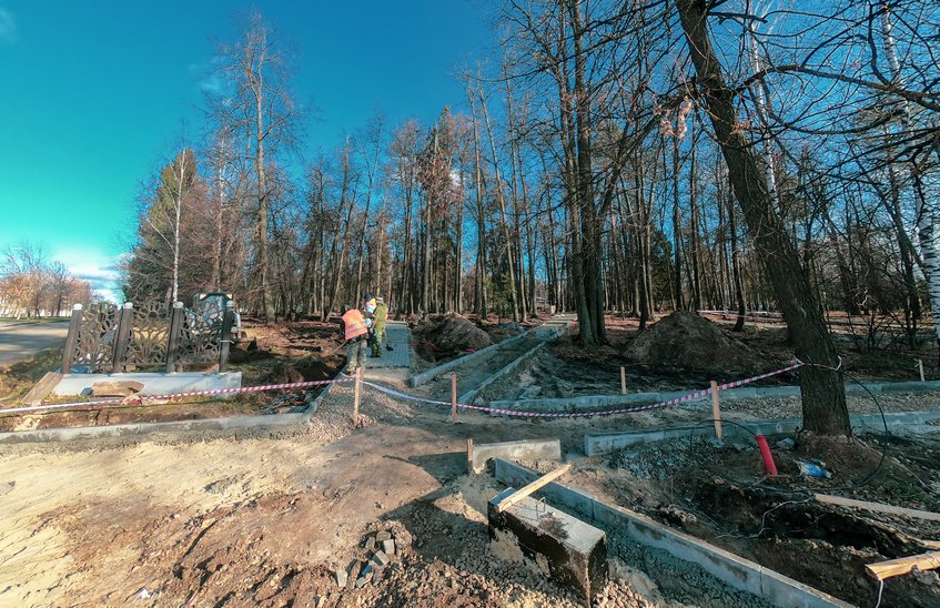 Подрядчик работает в парке имени Зернова в две смены и без выходных