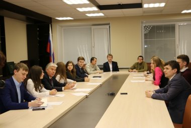 Молодежь Сарова обсудила с Александром Тихоновым злободневные проблемы