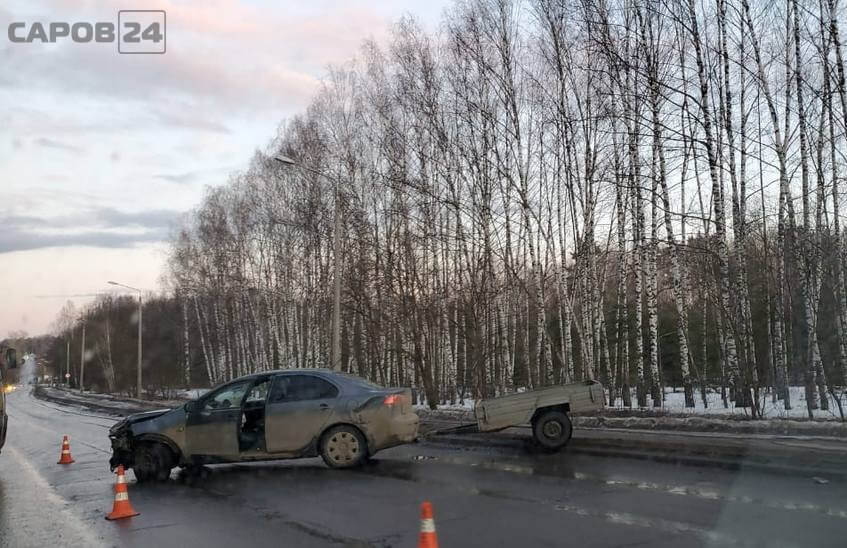 3 человека получили ранения в ДТП за КПП-3