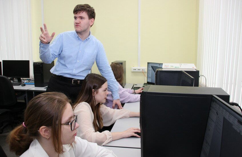 Старшеклассники научились конструировать в программе «Компас»