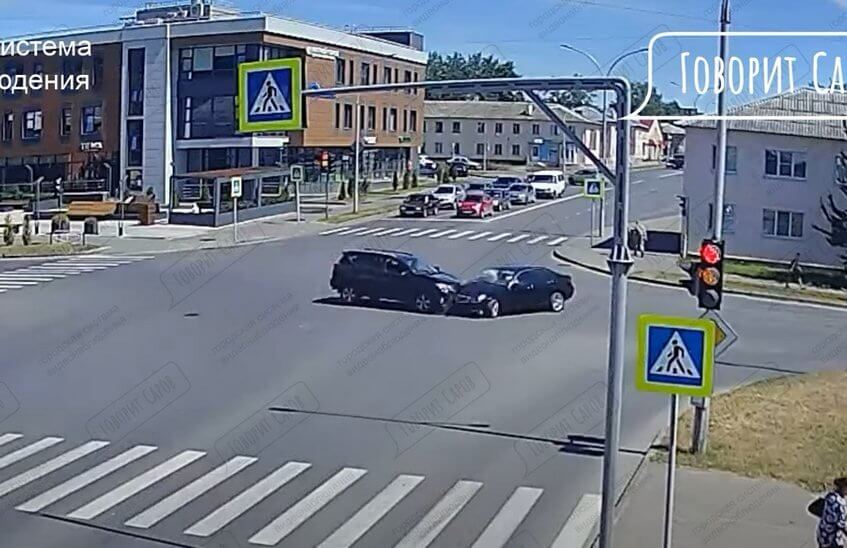 Двое мужчин получили ранения в ДТП в Сарове (ВИДЕО)