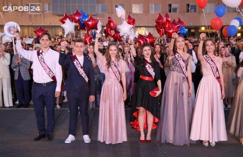 77 выпускников этого года в Сарове стали медалистами