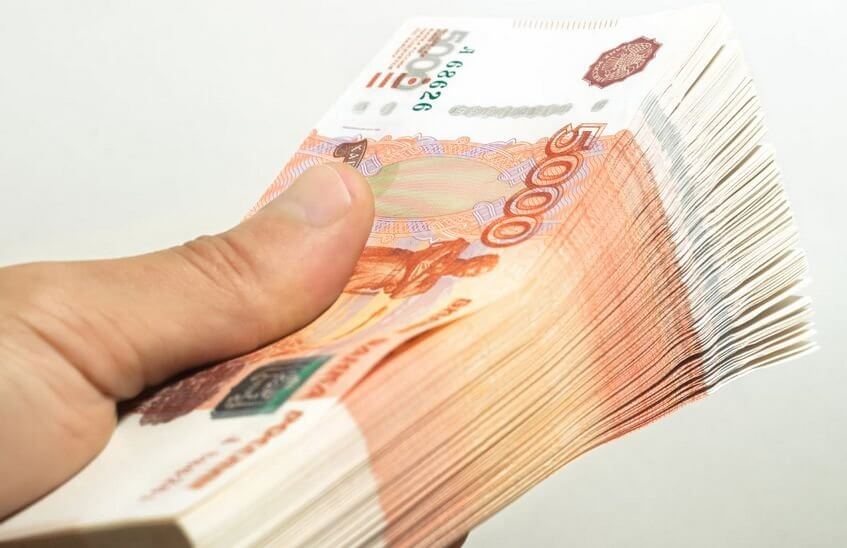 Мужчина задолжал четверым саровчанам 11,8 млн рублей
