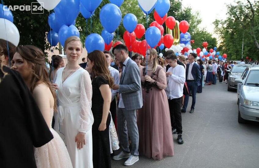 Водителей просят убрать автомобили от Дворца детского творчества 23 июня