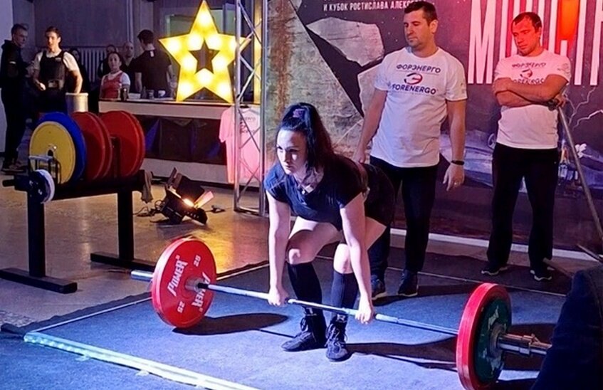 Елена Карпушова выиграла всероссийский турнир в становой тяге