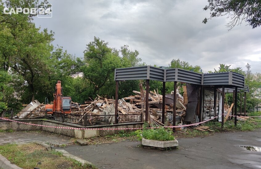 Снос здания на проспекте Октябрьском, 14