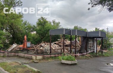 Снос здания на проспекте Октябрьском, 14