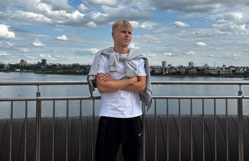 Павел Бородин выиграл путевку на чемпионат и первенство ПФО по плаванию