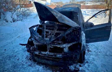 Машина сгорела в частном секторе